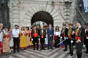 DAN BOKELJSKE MORNARICE (26.06.2016) – Admiral Antun Sbutega i gradonačelnik Aleksandar Stjepčevi