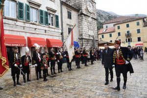 DAN OPŠTINE KOTOR (21.11.2018) – Gradonačelnik Vladimir Jokić u pratnji kapetana Zlatka Moškoca v