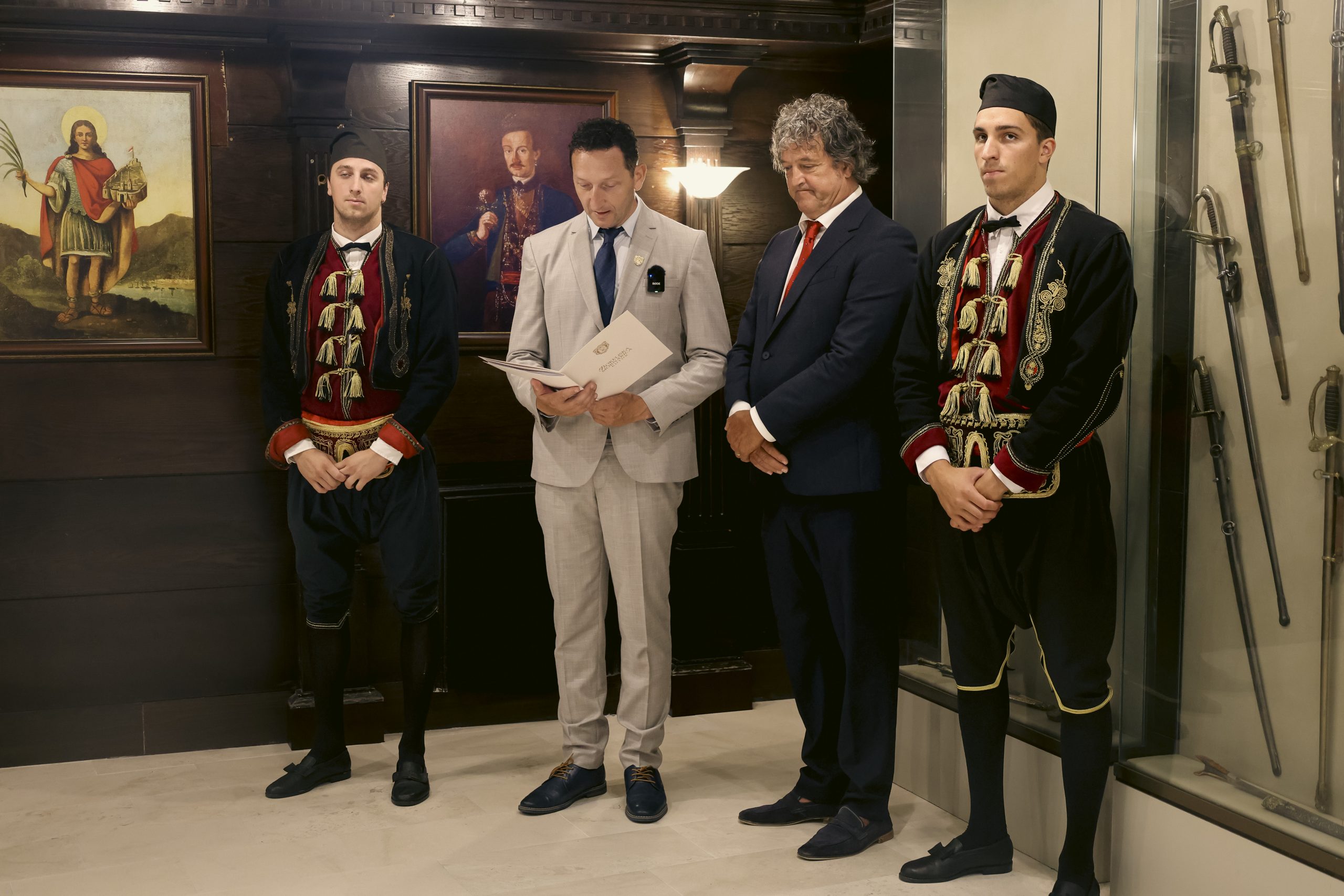 Read more about the article Inicijativa za spomen-obilježje Admiralu i Malom admiralu Bokeljske mornarice
